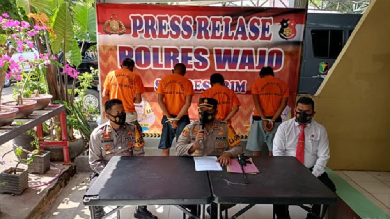 title 3 Spesialis Pencuri Sapi Warga Ditangkap, Pelaku Beraksi di Kampung Sendiri 3 Spesialis Pencuri Sapi Warga Ditangkap, Pelaku Beraksi di Kampung Sendiri