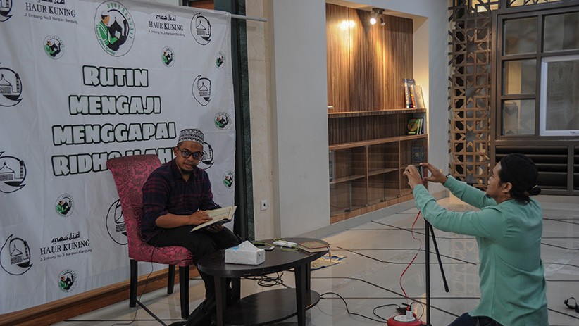 Tausiah Online, Cara Pengemudi Ojol Belajar Ilmu Agama selama Ramadan - Bagian 1