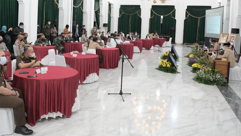 Vaksinasi Lansia Rendah, Ridwan Kamil Instruksikan Datangi Langsung ke Rumah - Bagian 3