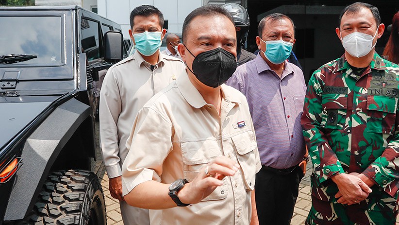 Naik Maung Buatan Pindad Berplat RI 64, Sufmi Dasco Uji Klinis Vaksin Nusantara - Bagian 3