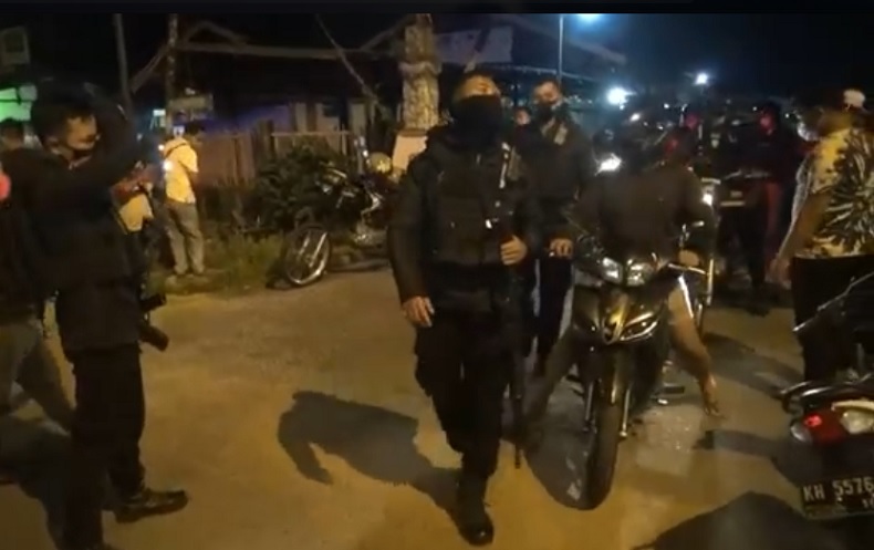 title Balap Liar Jelang Sahur Dibubarkan, Puluhan Remaja Diamankan Polisi Balap Liar Jelang Sahur Dibubarkan, Puluhan Remaja Diamankan Polisi