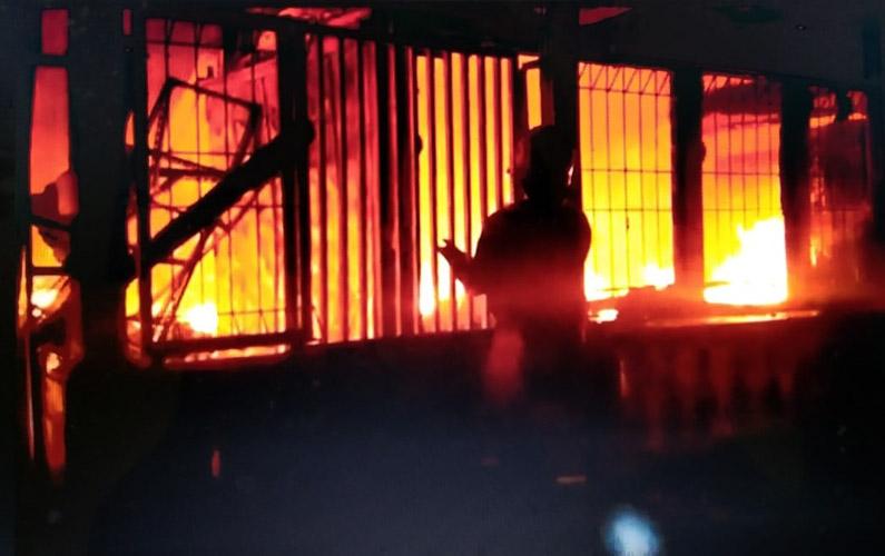 Gudang Plastik dan Rumah di Sragen Ludes Terbakar, Kerugian Capai Rp3 Miliar