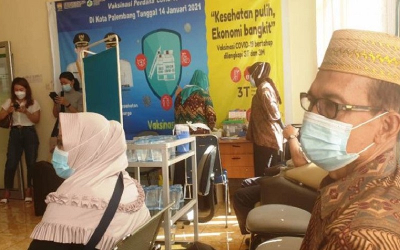 Ramadan, Vaksinasi Lansia di Palembang Berjalan Normal