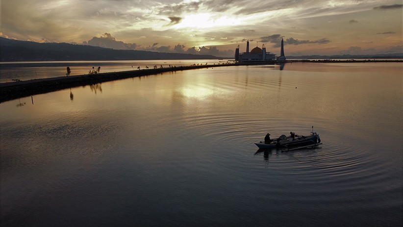 Penampakan dari Udara Keindahan Masjid Al Alam Kendari - Bagian 3