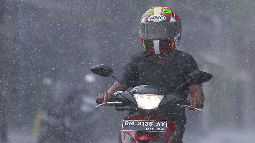 Waspada, Wilayah Gorontalo Berpotensi Dihantam Siklon Tropis Surigae - Bagian 2