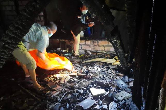 Kebakaran Rumah saat Salat Tarawih, Janda di Lamongan Tewas Terpanggang