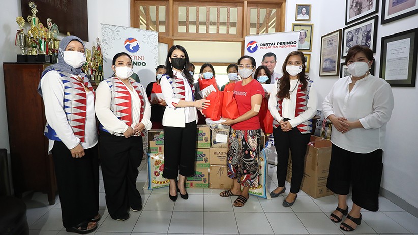 HUT ke-5 Kartini Perindo Kunjungi Yayasan Hati Suci - Bagian 1