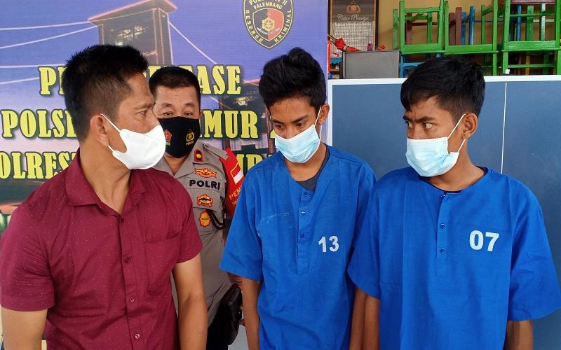  Kakak Adik Ini Ditangkap saat Kompak Hendak Menikmati Sabu 