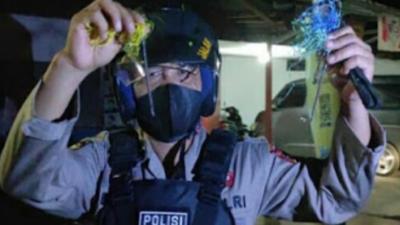 Tim Jalak Polres Bitung Temukan Sekelompok Remaja Bawa Sajam Tengah Malam
