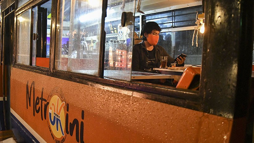 Unik, Metromini Bekas Disulap Jadi Kafe di Bekasi - Bagian 2