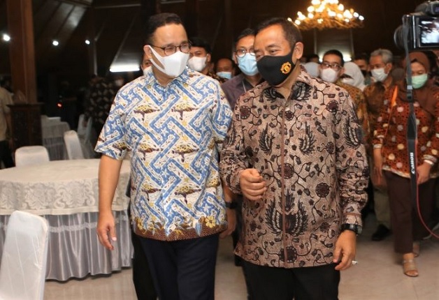 title Kunjungan Kerja ke Cilacap, Gubernur Anies Baswedan Disambut Bupati Tatto Suwarto Kunjungan Kerja ke Cilacap, Gubernur Anies Baswedan Disambut Bupati Tatto Suwarto