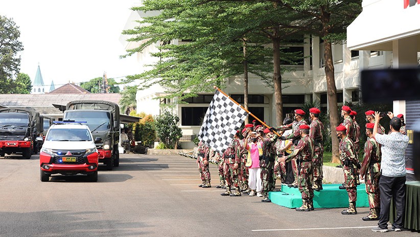 Kopassus Salurkan 6.900 Paket Sembako untuk Warga Desa Binaan - Bagian 2