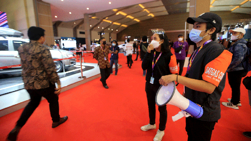 Satgas Covid-19 Patroli di Area Pameran IIMS Hybrid 2021 - Bagian 1