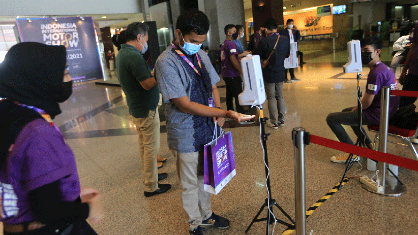 Satgas Covid-19 Patroli di Area Pameran IIMS Hybrid 2021 - Bagian 4