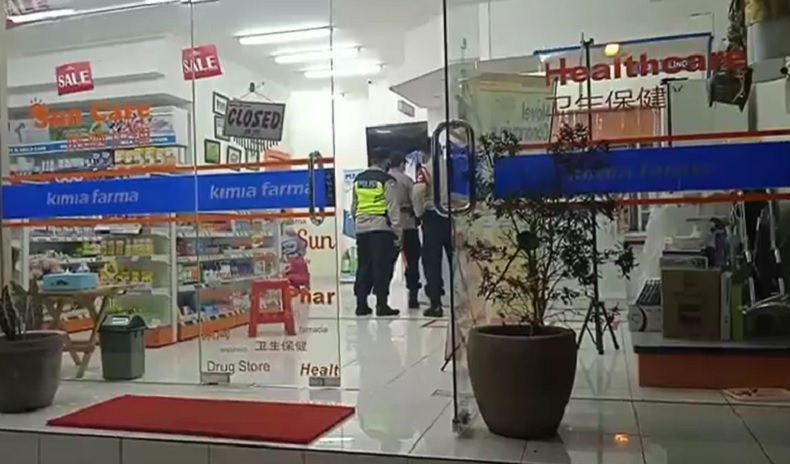 title Apotek Kimia Farma di Gianyar Dirampok, Pelaku Bawa Kabur Uang Apotek Kimia Farma di Gianyar Dirampok, Pelaku Bawa Kabur Uang