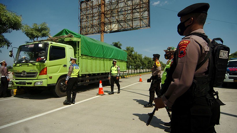 Polres Lampung Timur Perketat Penjagaan Larangan Mudik di Jalur Tikus