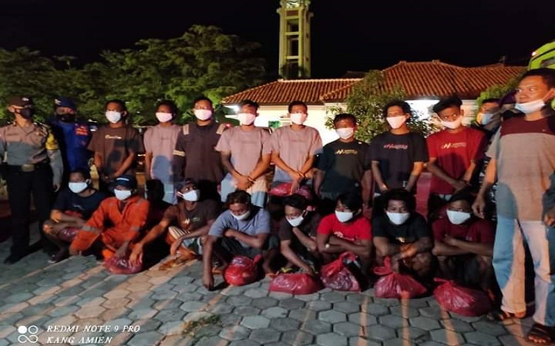 16 ABK KM Bintang Jaya Mandiri Tiba di Indramayu dan Telah Kembali ke Keluarga