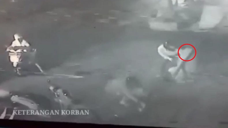 Nyambi Jadi Begal Sadis, Pengemudi Ojek Online Rampas Ponsel dan Ceburkan Korban ke Kanal