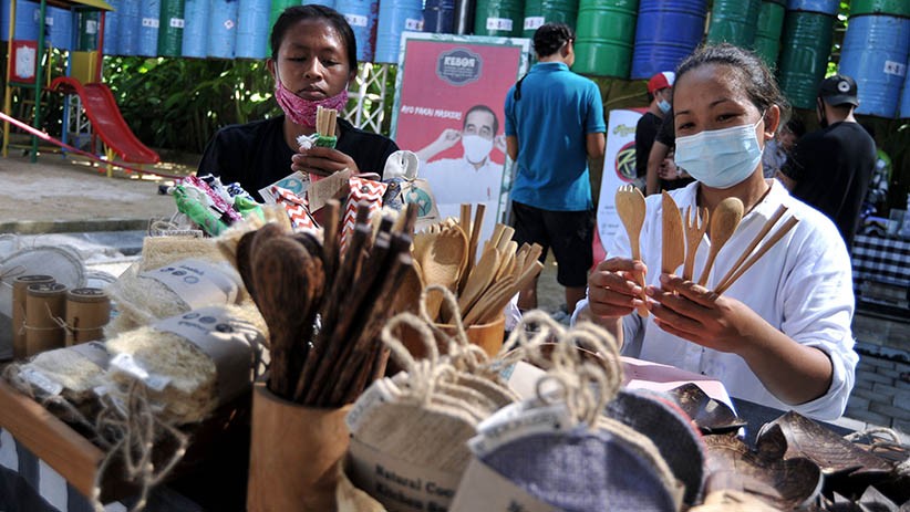 Minggu Tanpa Plastik, Pelaku Kuliner Bali Suguhkan Makanan di Atas Daun Pisang - Bagian 3