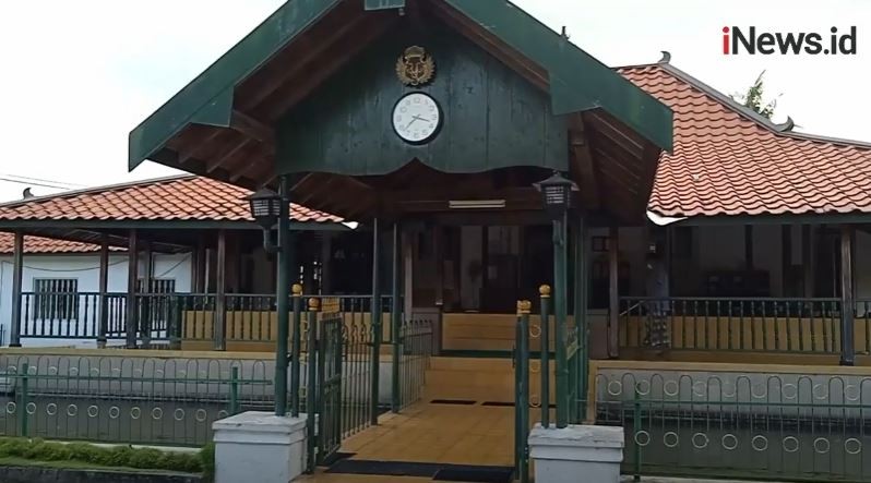 Masjid Pathok Negoro Plosokuning Sleman, Benteng Keraton Pelestari Sri Sultan HB I