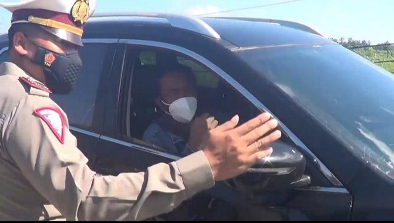 Cegah Mudik Lebih Awal, TNI-Polri Razia Pengunjung di Rest Area Tol Pejagan-Pemalang