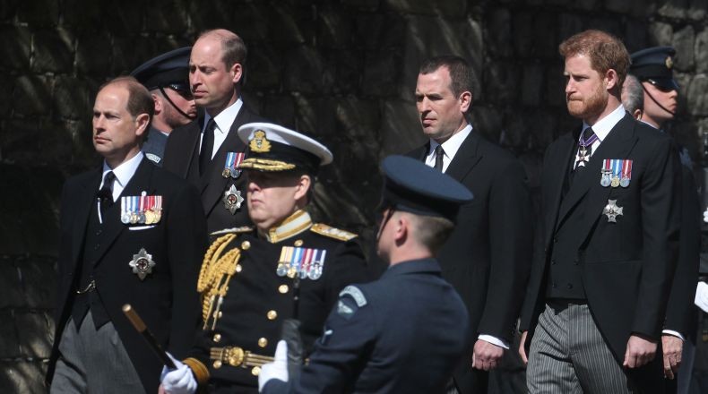 Pangeran Harry dan William Terlihat Akrab saat Pemakaman Pangeran Philip