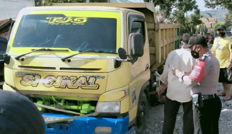 Diseruduk Truk, Pengendara Sepeda Motor di Garut Tewas Mengenaskan