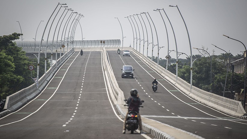 Penampakan Flyover Cakung Mulai Dilintasi Kendaraan Bermotor Hari Ini - Bagian 1