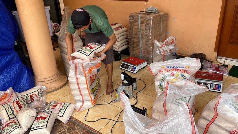 title Bantuan Beras PPKM Darurat Sesuai Jumlah Keluarga, 1 Orang 400 Gram per Hari Bantuan Beras PPKM Darurat Sesuai Jumlah Keluarga, 1 Orang 400 Gram per Hari