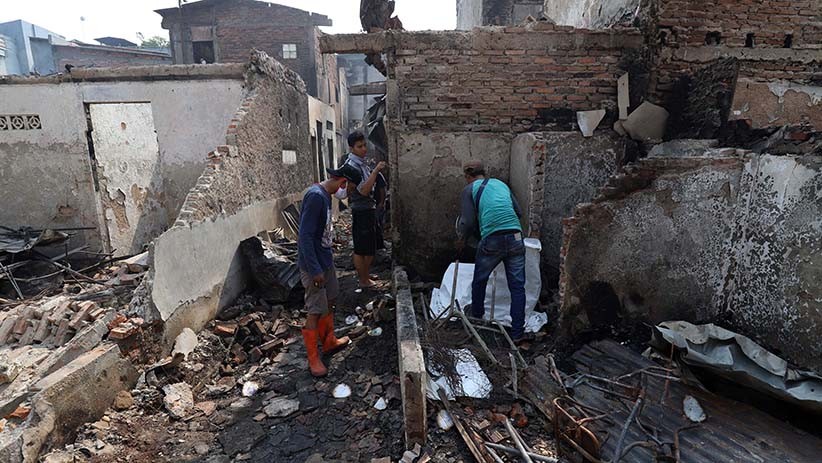 Sisa-Sisa Kebakaran Ratusan Rumah Warga Taman Sari - Bagian 4