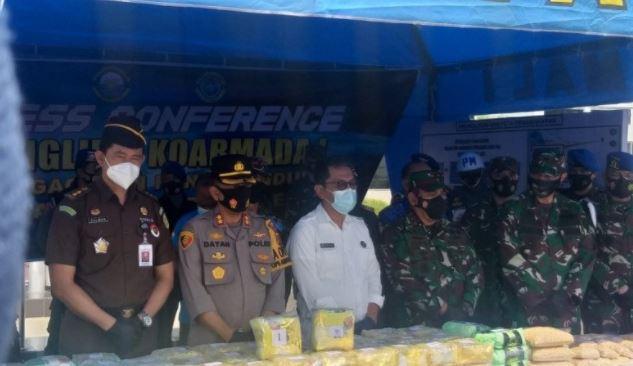 TNI AL Gagalkan Penyelundupan 100 Kg Sabu dari Malaysia di Perairan Asahan