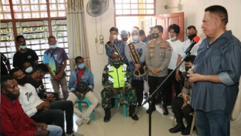 Datangi Asrama Mahasiswa Papua di Makassar, Komjen Paulus Waterpauw Cerita soal KKB