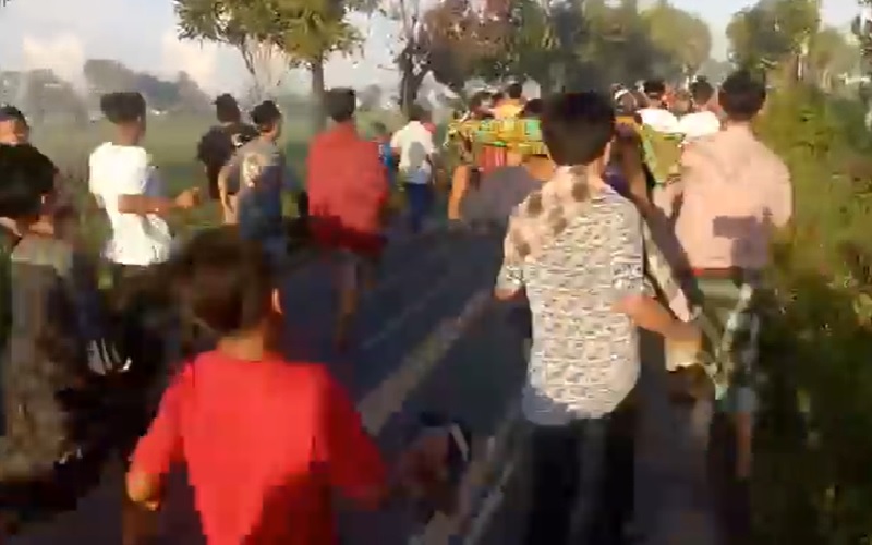 Perang Petasan di Lombok Barat, Anak-Anak Berlarian