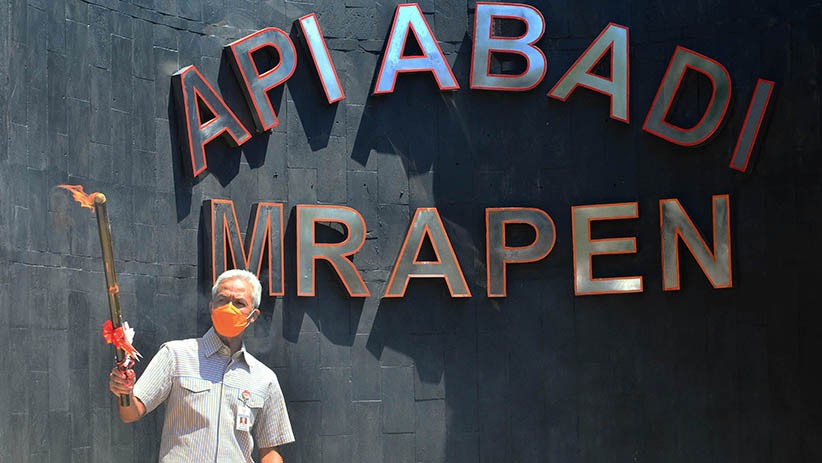 Momen Gubernur Ganjar Pranowo Menyalakan Kembali Api Abadi Mrapen - Bagian 2