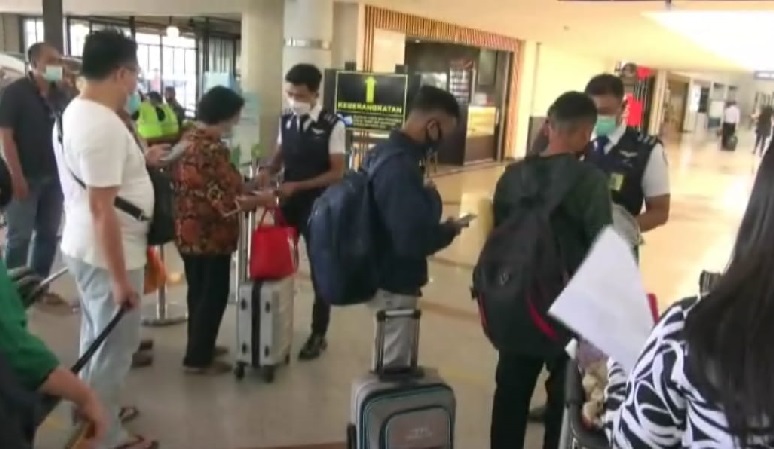 title Penumpang di Bandara Juanda Naik 60 Persen, Validasi Dokumen Kesehatan Diperketat Penumpang di Bandara Juanda Naik 60 Persen, Validasi Dokumen Kesehatan Diperketat