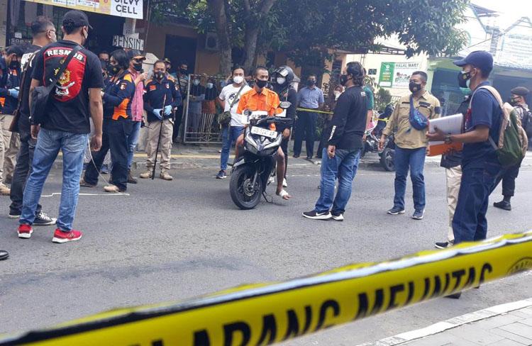 Saksikan Rekonstruksi Pembunuhan Anaknya, Ortu Korban Berharap Pelaku Dihukum Mati