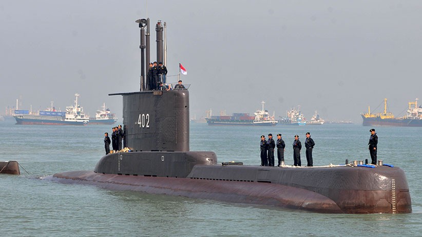 Penampakan Kapal Selam KRI Nanggala-402 Latihan Operasi Militer - Bagian 1