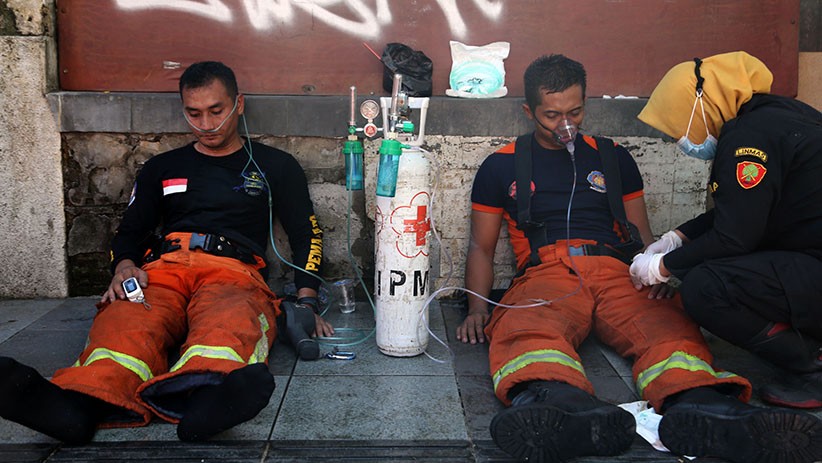 Pahlawan Surabaya, Petugas Pemadam Kebakaran Terkapar usai Selamatkan 3 Nyawa - Bagian 1