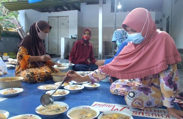 Warga Kauman Bantul Lestarikan Tradisi Berbuka dengan Bubur Sayur Lodeh yang Identik Dakwah Islam