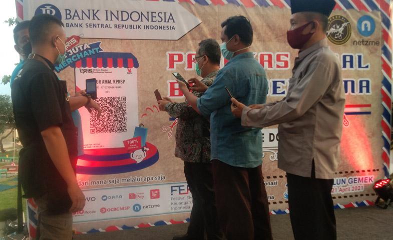 Ngabuburit, Komunitas di Pekalongan Ini Gelar Potong Rambut Massal dan Galang Dana