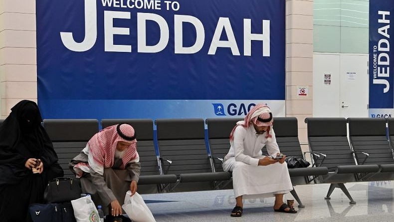 Arab Saudi Buka Penerbangan Internasional 17 Mei, Pendatang Indonesia Tetap Dilarang Masuk 