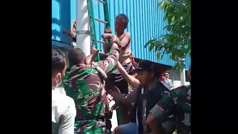 Takut Ketinggian, Maling Kabel di Padang Minta Tolong Polisi Ambil Tangga