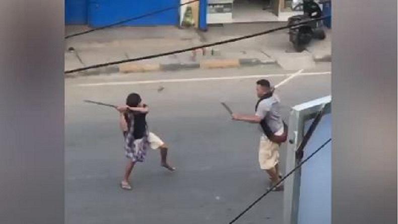 Viral 2 Pria Duel Pakai Samurai di Pinrang, Pemicunya Utang Sabu Rp100.000