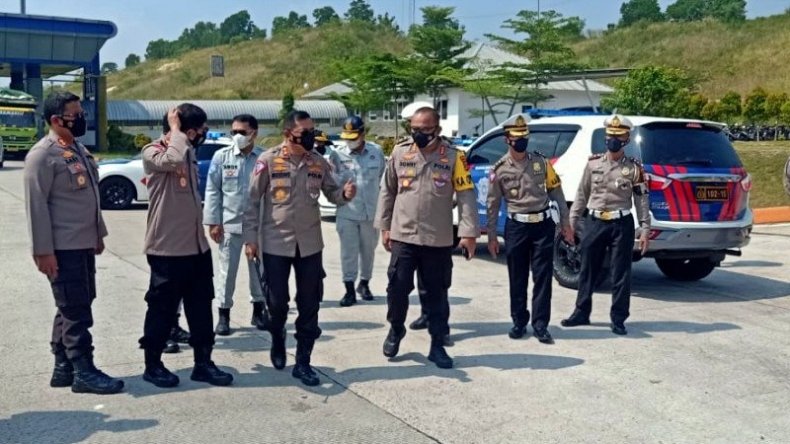 Kakorlantas Polri Cek Lokasi Penyekatan Larangan Mudik di Lampung