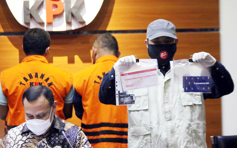  KPK Tahan Dua Tersangka Suap Penanganan Kasus Wali Kota Tanjung Balai - Bagian 2