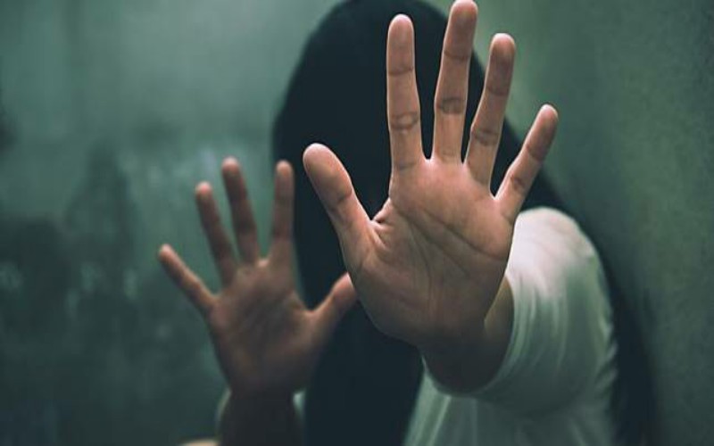 title Guru Paksa Siswi Buka Celana untuk Membuktikan Haid Guru Paksa Siswi Buka Celana untuk Membuktikan Haid