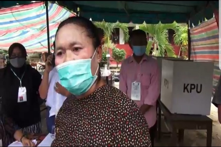 Tak Dapat Mencoblos di PSU Madina, Seorang Ibu Mengamuk ke Petugas PPS