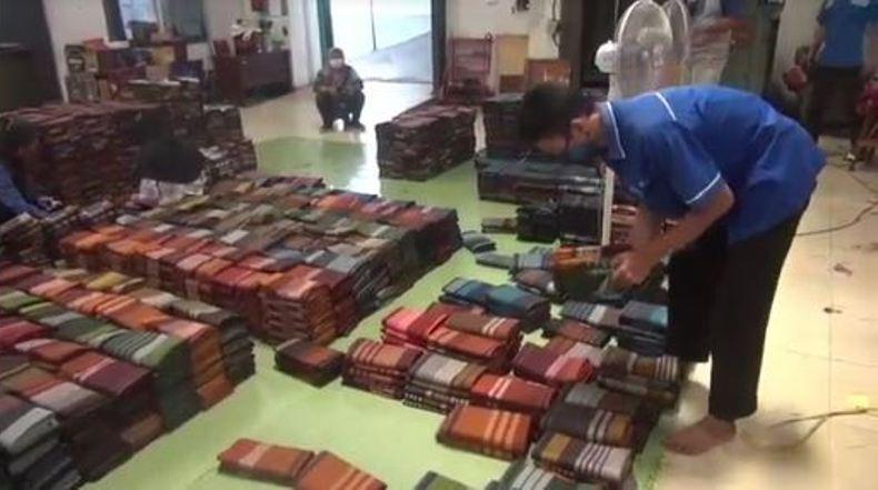 Perajin Sarung di Tegal Kebanjiran Pesanan saat Ramadan 