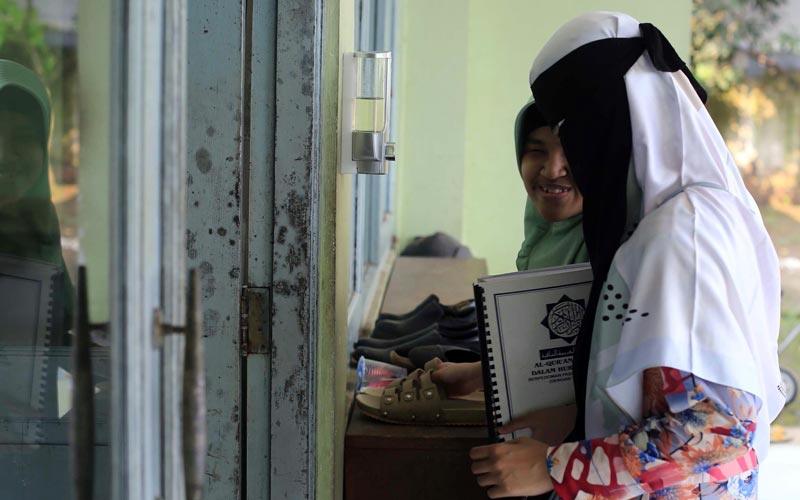 Melihat Aktivitas Tadarus Pelajar Tunanetra di Yayasan Raudlatul Makfufin  - Bagian 5