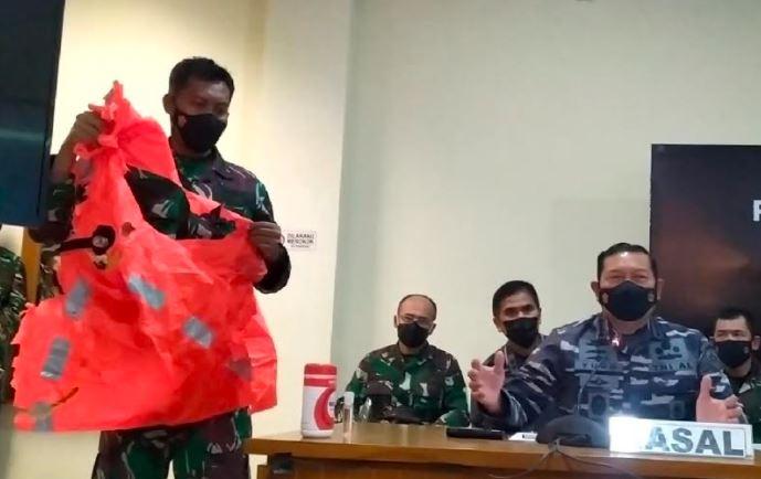 KSAL Sebut Awak KRI Nanggala 402 Keluarkan Baju Penyelamat, Tapi Tak Sempat Dipakai